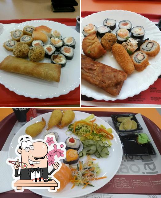 Rolos de sushi são oferecidos por Iang Chao Castanheira