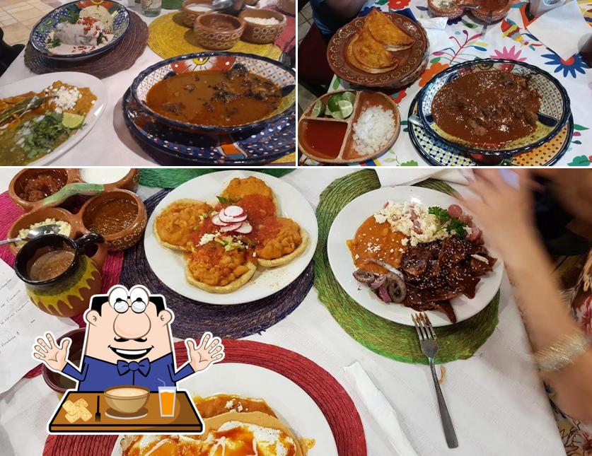 Блюда в "Los Chilaquiles Lázaro Cárdenas"