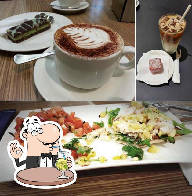 Напитки и еда в The Coffee Club Café - Claremont Quarter