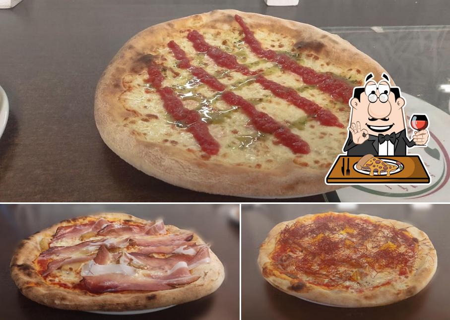 A Pizza Pazza Bedizzole, vous pouvez prendre des pizzas