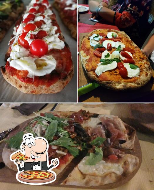 Prova una pizza a Officina Mediterranea
