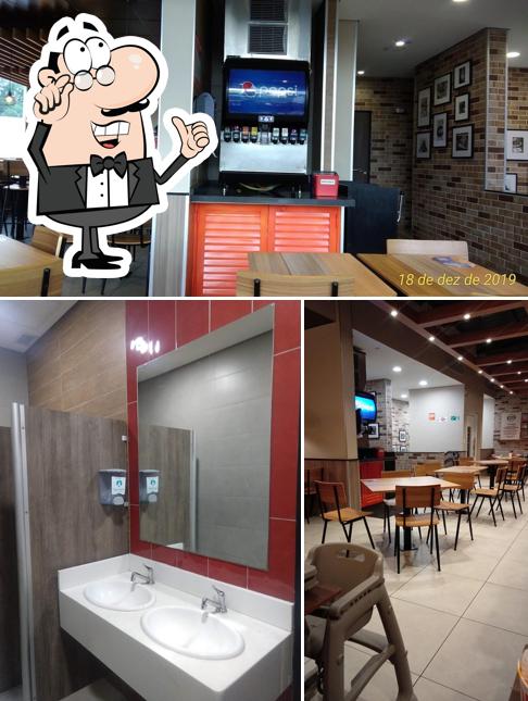 O interior do Burger King Drive Thru