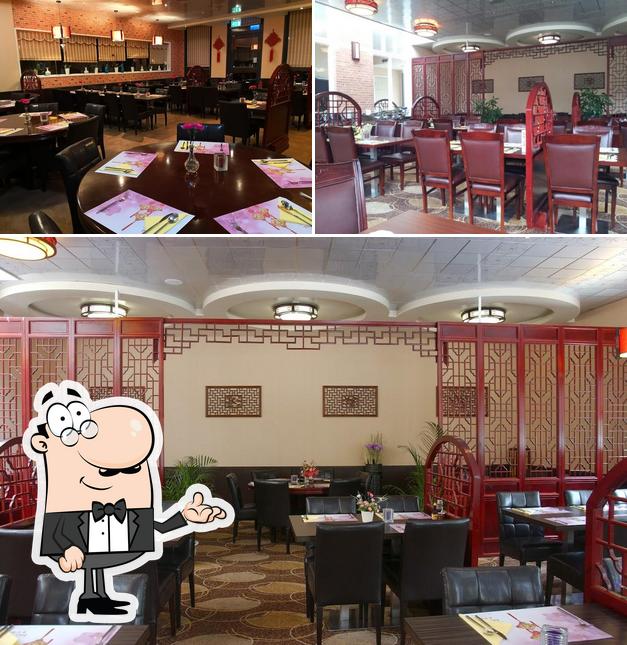 Installez-vous à l'une des tables de Chinees-Indisch Restaurant Palace