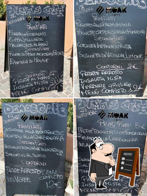 Demos presenta il menu scritto su una lavagna