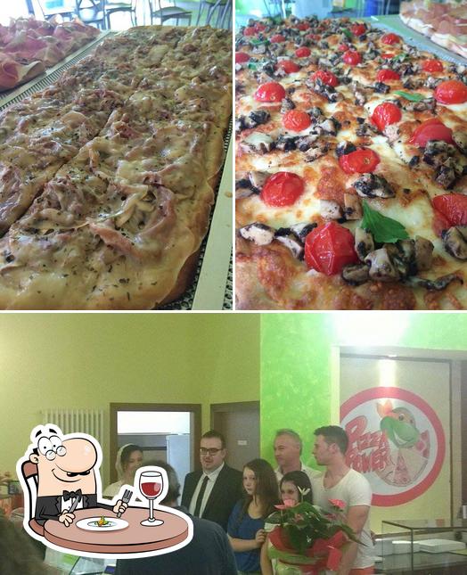 La foto della cibo e interni di Pizza power