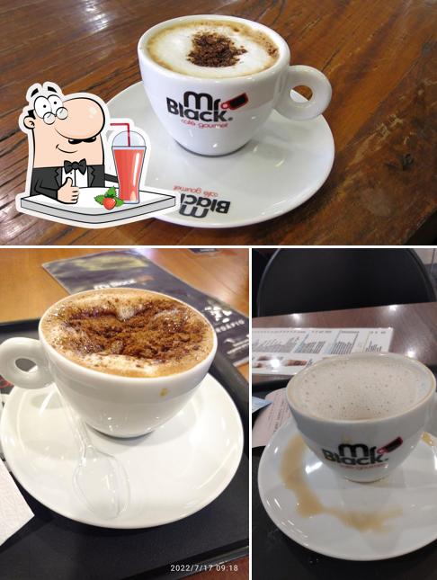 Mr. Black Café Gourmet - Minas Shopping fornece um número de bebidas