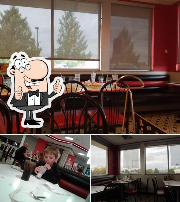 Look at this picture of Steak 'n Shake