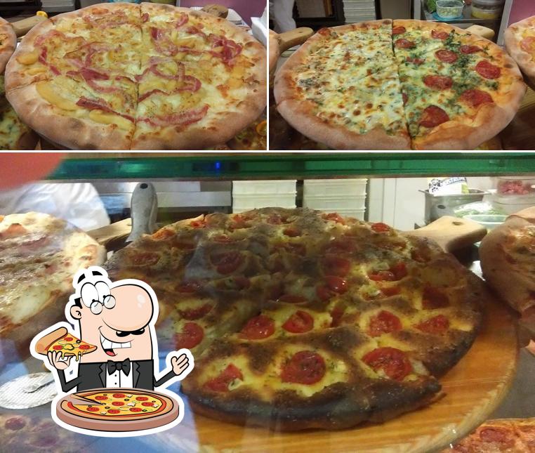 A Pizzeria L'Antica Villa, puoi prenderti una bella pizza