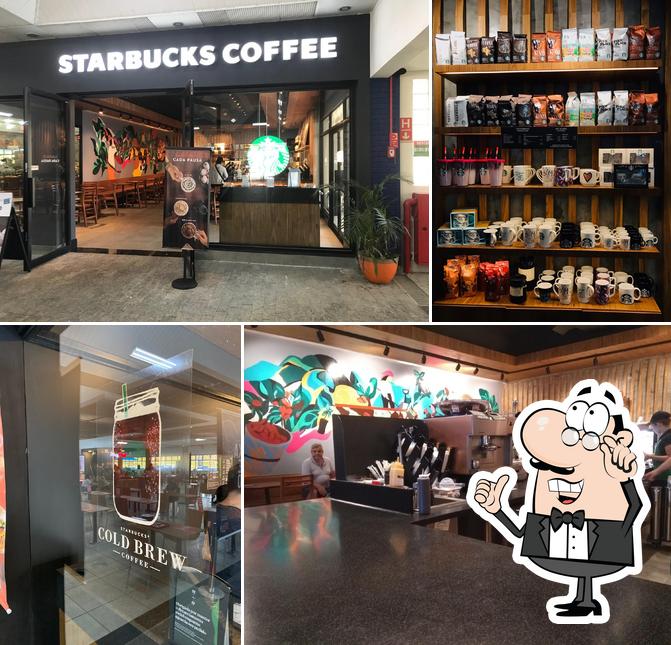 O interior do Starbucks