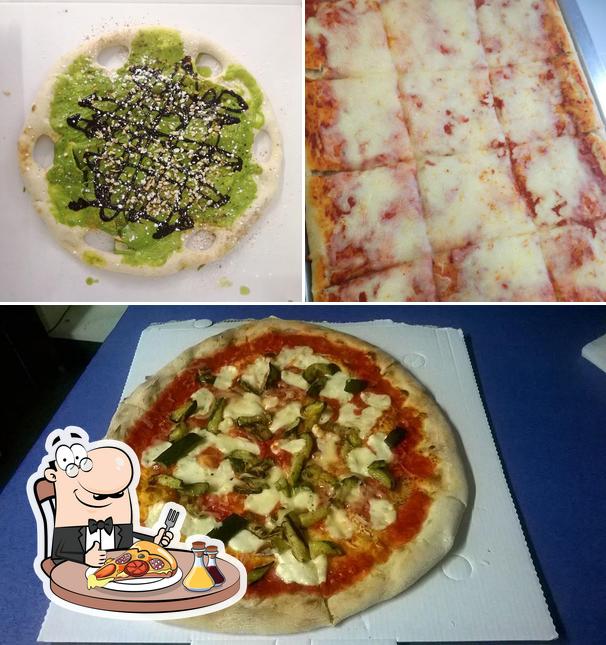 Scegli una pizza a Pizzeria dell'Angolo