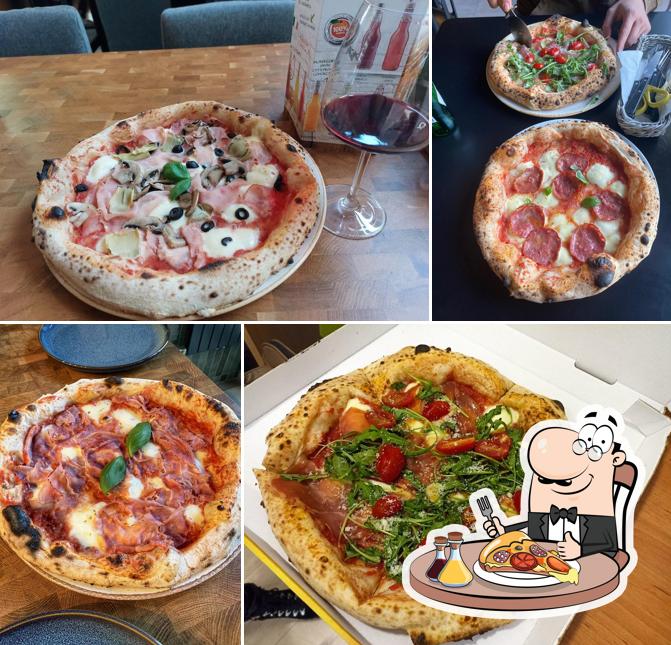 Pick pizza at Di Pablo Pizza Napoletana