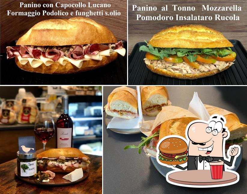 Prenditi un hamburger a TORNAGUSTO