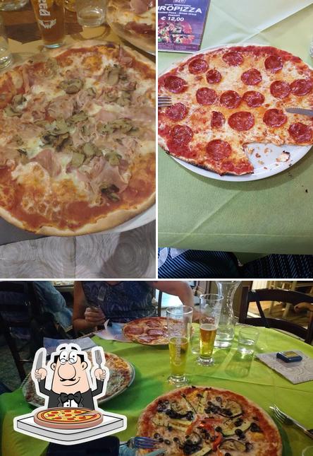 Ordina una pizza a Street Saloon