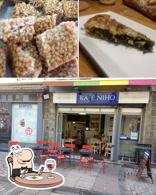 L’image de la nourriture et intérieur concernant Kafé Niho