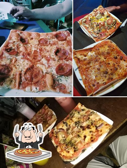Get pizza at Restaurante Pizzeria Pavia