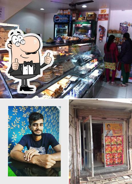 Here's a pic of Shri khushhal bakery