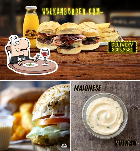 Comida em Vulkan Burger