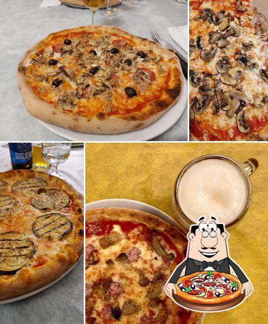 Ordina tra le svariate varianti di pizza