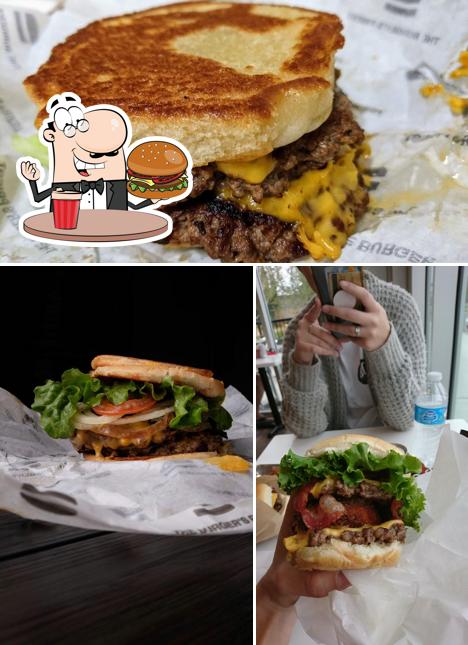 Prenez un hamburger à The Burger's Priest