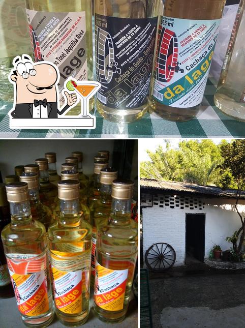 O Cachaça Da Lage se destaca pelo bebida e exterior