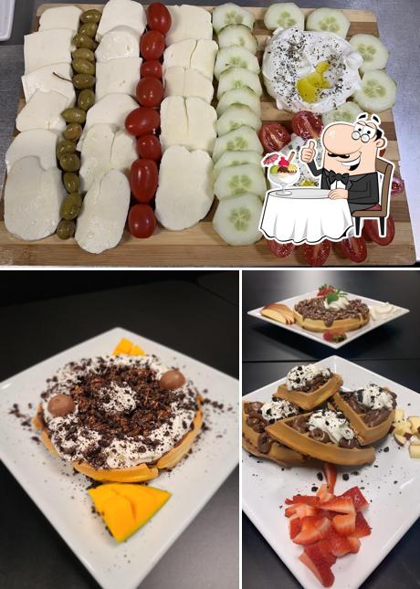 Al Falamanki Resto Club serves a selection of sweet dishes