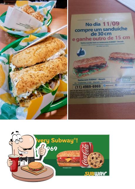 Experimente um hambúrguer no Subway