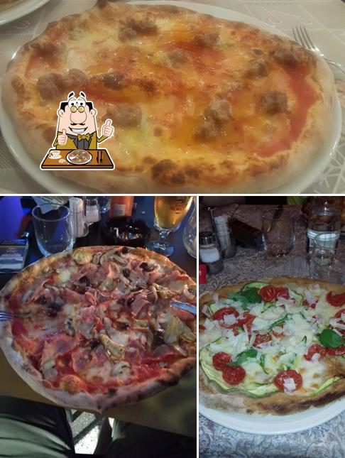 Choisissez des pizzas à Santa Lucia