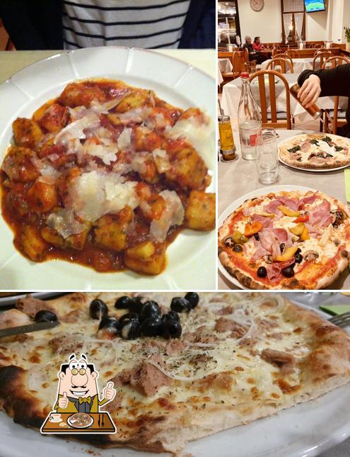 Scegli una pizza a Ristorante Pizzeria Pinoja