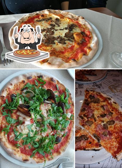 Scegli una pizza a Ristorante Vesuvio