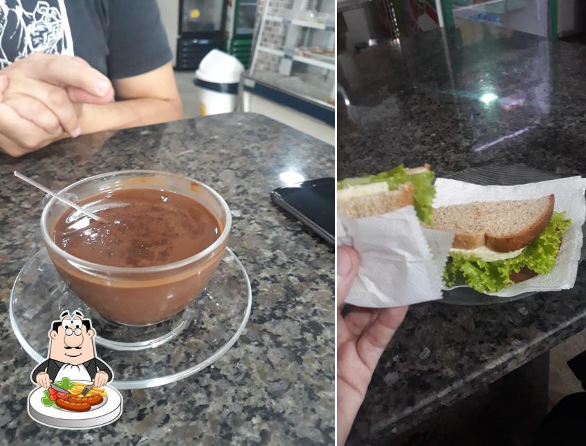 Comida em Antonia Cyber Café