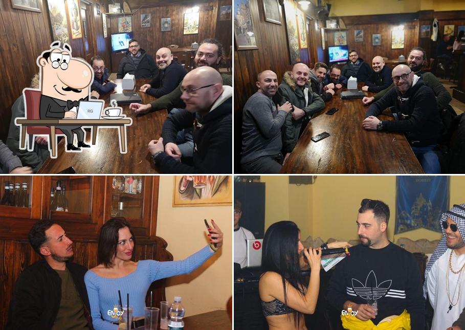 Gli interni di Enjoy pub di Albani Lorenzo