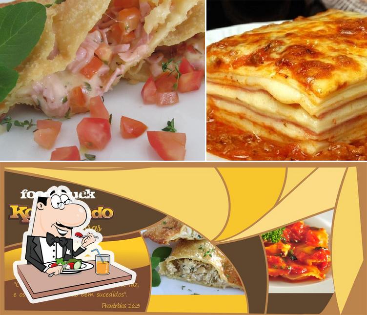 Comida em Kombinado Food Truck Pastéis e Massas