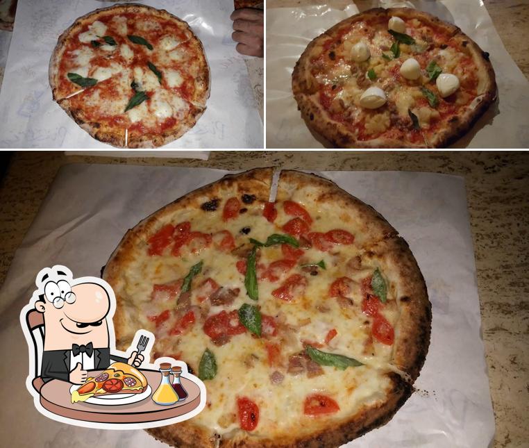 Prenditi una pizza a Pizzeria Pulecenella (Unica sede)