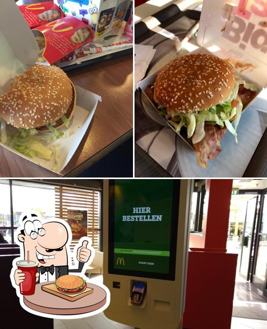 Holt einen Burger bei McDonald's