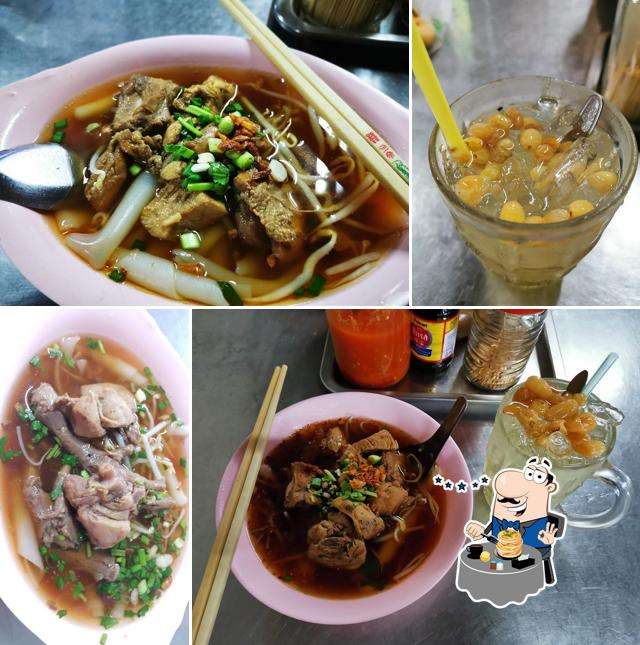 Еда в "ก๋วยจั๊บไก่ สะเดา"