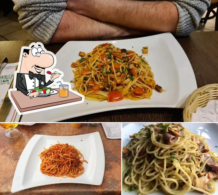 Еда в "Fellini Restaurant"