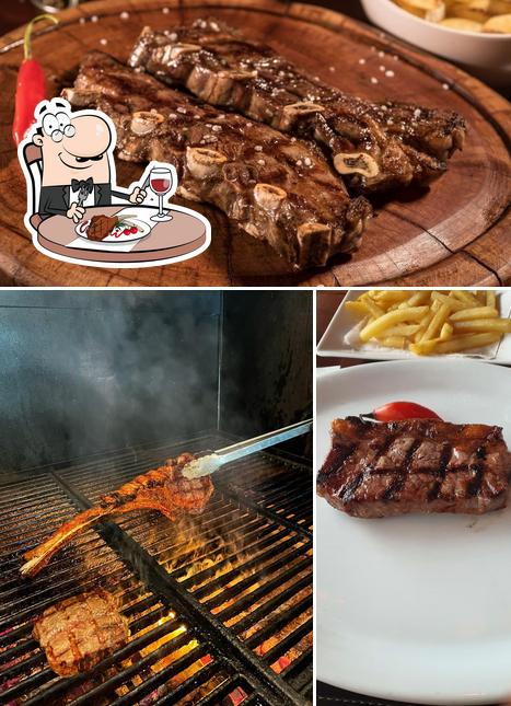 La Ventana Parrilla Campo Belo oferece refeições de carne