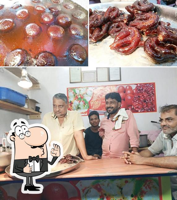 See the pic of Burhanpur jalebi centre