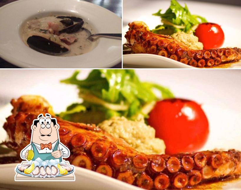 Попробуйте блюда с морепродуктами в "Volos Greek Cuisine"