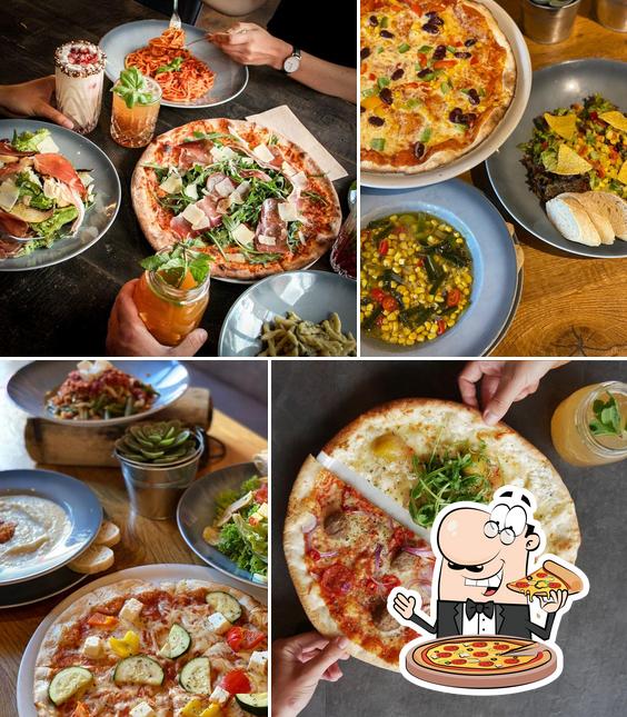 Try out pizza at Aposto Aachen