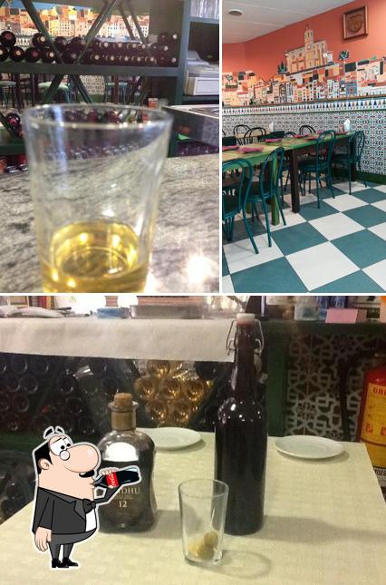 Напитки и внутреннее оформление - все это можно увидеть на этом изображении из Bar Las Vegas