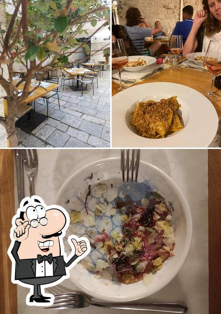 Dai un’occhiata alla foto che raffigura la interni e cibo di Restaurant Mare Trogir