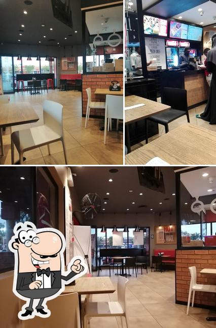 L'intérieur de Pizza Hut Lenasia