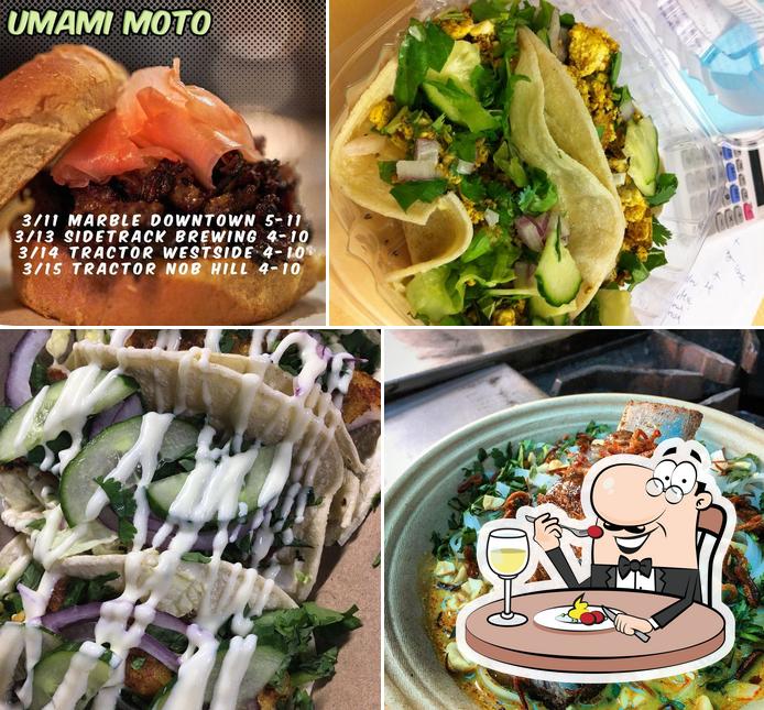 Еда в "Umami Moto"