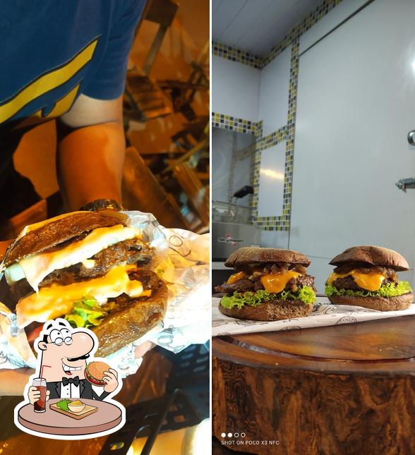 Deguste um dos hambúrgueres oferecidos no JUANITO'S BURGUER SLZ