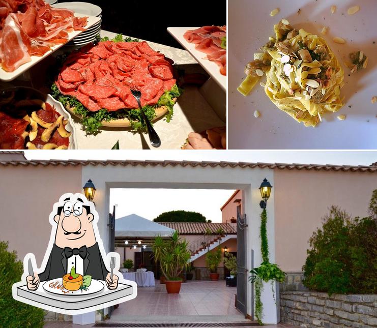 La immagine di cibo e esterno da Agriturismo Masseria Aguglia