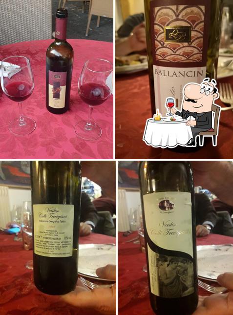 È gradevole bersi un bicchiere di vino a Antica Osteria di Via Brandolini