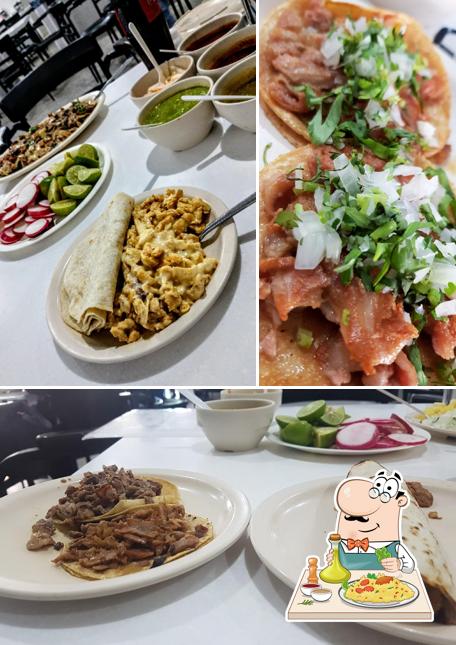 Food at Taquería Los Ángeles