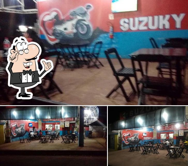 O interior do Suzuky Lanches