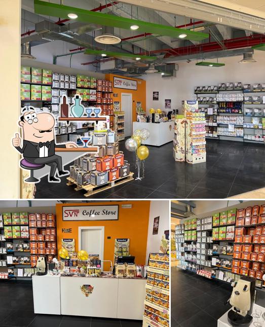 L'intérieur de SVN Coffe Store